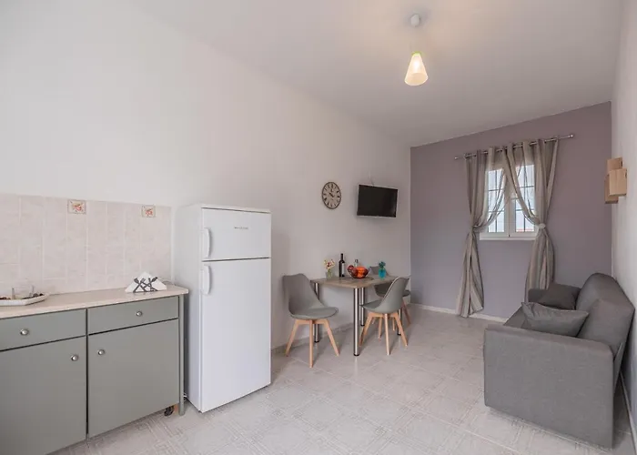 Rhodes Archaggelos Retreat-nest Among Garden Appartement